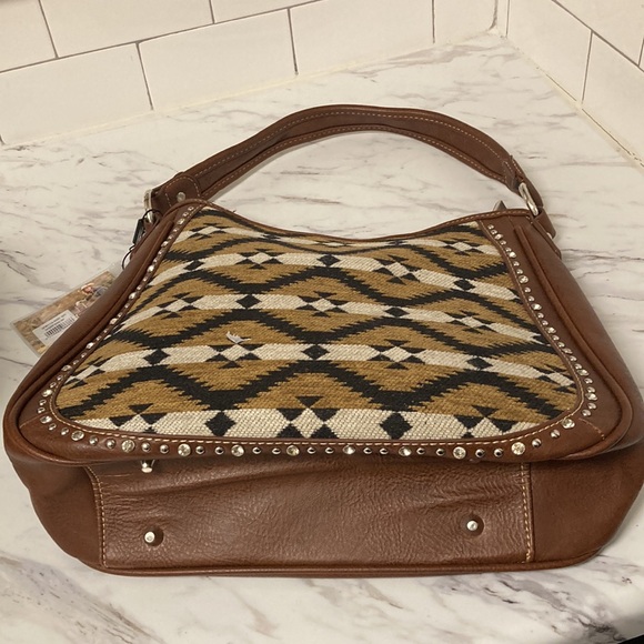 Attractive Montanawest Southwest Design Shoulder Bag - Camel Brown - Picture 6 of 10